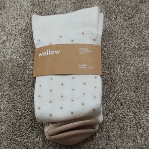 Wellow Cream and Tan Premium Compression Socks in Large